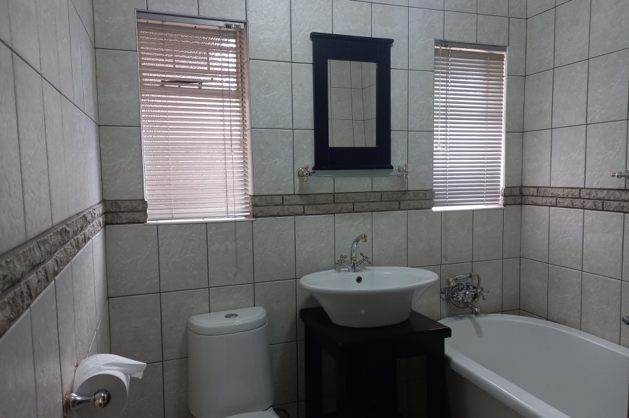 3 Bedroom Property for Sale in Roylglen Gardens Northern Cape